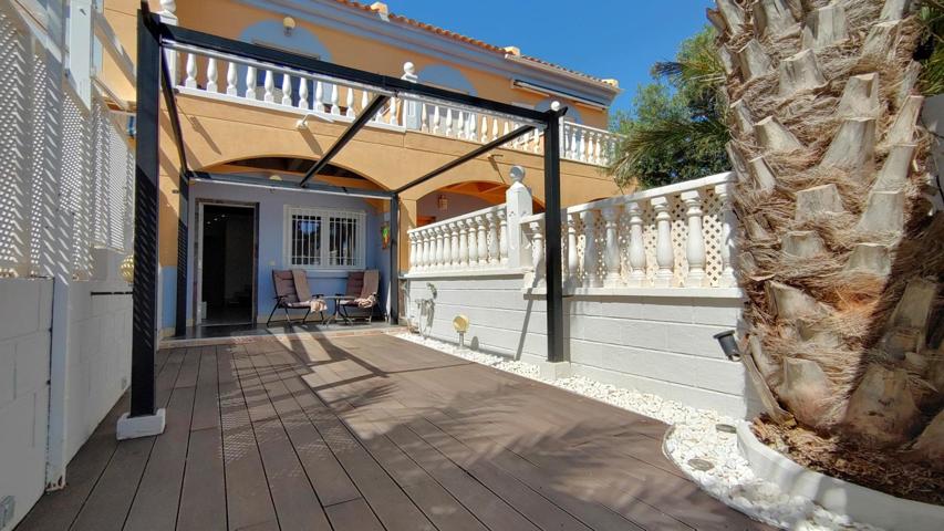 Bungalow Duplex reformado de 2 Dormitorios con jardines y terrazas en Urb. con piscina y vistas photo 0