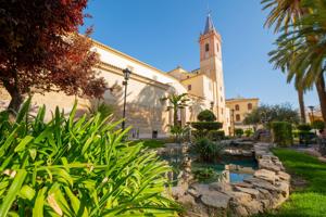 Oportunidad única: Casa con local en el corazón de Campillos photo 0