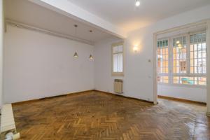 Descubre el Encanto de un Piso Centenario en la Dreta de l'Eixample 🏡✨ photo 0