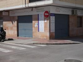 Local en venta o alquiler en el centro de Santa Pola photo 0