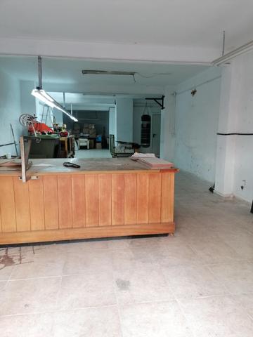 Local comercial con licencia aprobada y proyecto para vivienda en zona Los Madriles photo 0