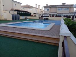 Oportunidad!! Bungalow en urbanización con piscina! photo 0