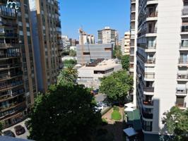 ZONA JAIME ROIG, piso 100m2, 4 hab., 2 baños, luminoso, 2 balcones amplios, para reformar photo 0