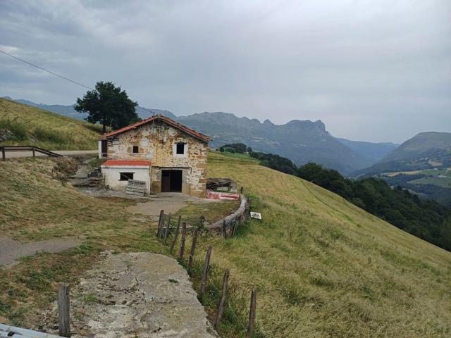 CASA INDEPENDIENTE Y FINCA EN FRESNEDO DE SOBA (CANTABRIA) photo 0