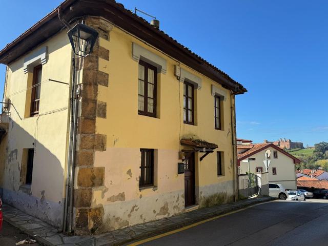 CASA PARA REHABILITAR EN EL CENTRO DE COMILLAS. photo 0