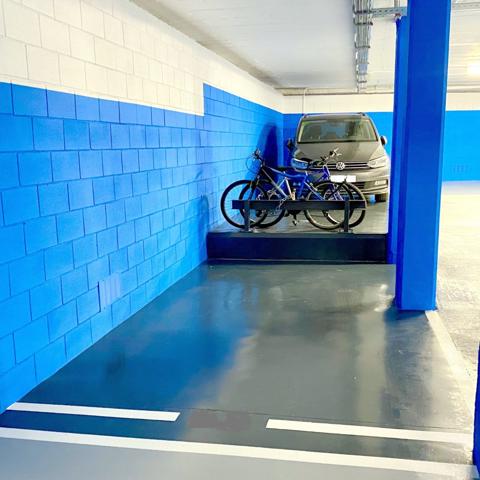 ¡Aparca tu coche grande y la moto sin problemas! photo 0