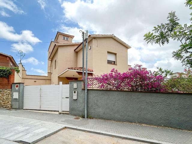 Casa En venta en Vallcarca I Els Penitents, Barcelona photo 0