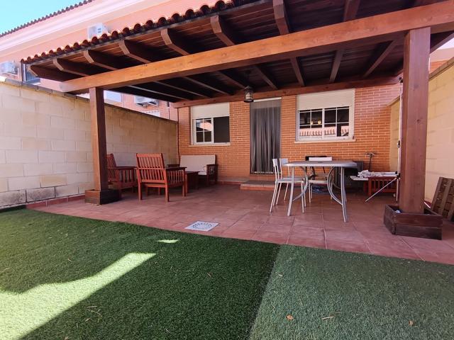 Unifamiliar Pareada En venta en Pau Ii, Puertollano photo 0