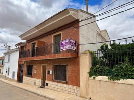 Casa de pueblo en Pozorrubielos de la Mancha, zona de Rubielos Bajos, con terraza y balcón. photo 0