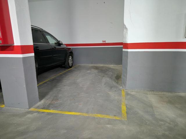 Buena plaza de coche photo 0