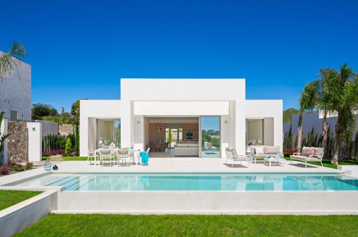 Impresionante villa de 4 dormitorios con piscina privada en Las Colinas Golf photo 0