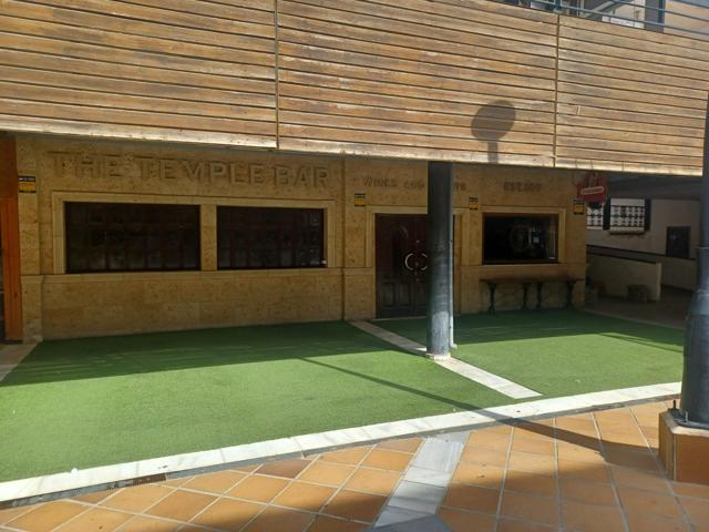 Bar irlandés con licencia y terraza en Centro comercial Flamenca Beach photo 0