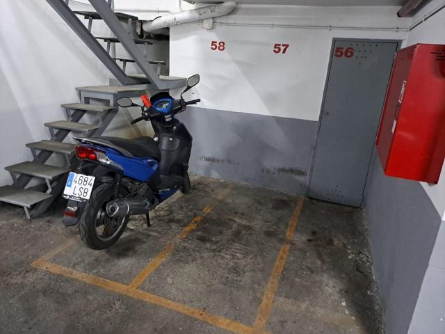 Se vende plaza de parking para MOTO photo 0