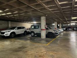 Plaza de parking en venta en Hospitalet photo 0