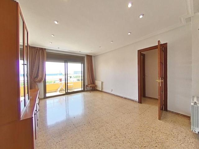 Oportunidad Única: Amplio Piso en Gavà, Zona Les Panes photo 0