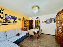 Acogedor piso en venta en el centro de Castelldefels photo 0