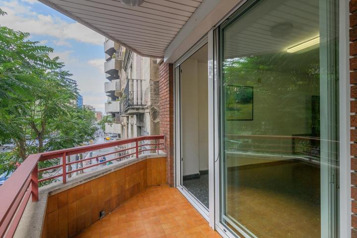 Amplio Piso en Eixample, Barcelona photo 0