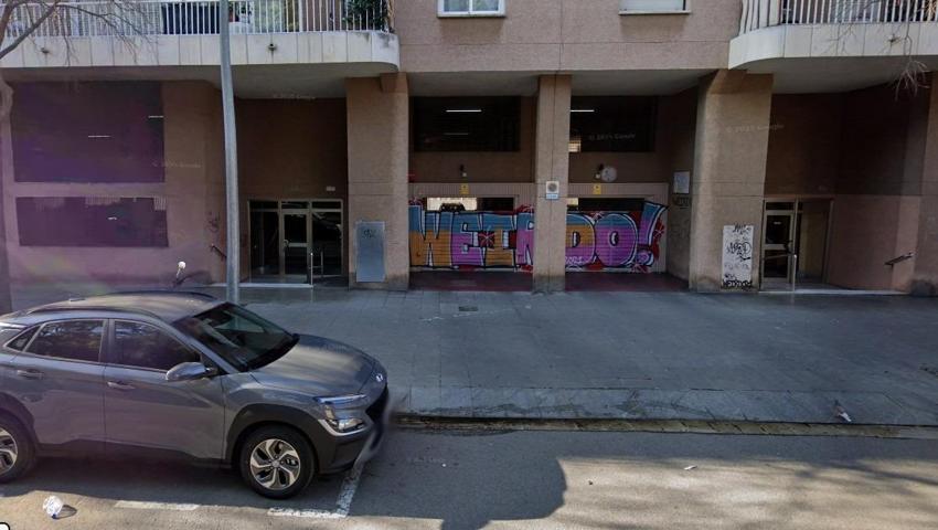 Amplia Plaza de Parking en La Marina Montjuic, Barcelona photo 0