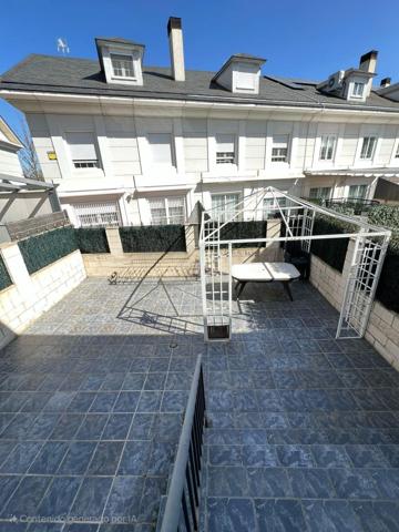 Exclusivo chalet adosado en venta photo 0