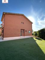 Acogedor chalet independiente de 500 m2 en Mejorada photo 0