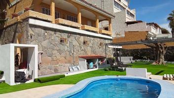 Casa Familiar con Piscina Privada y Jardín en Tabaiba photo 0