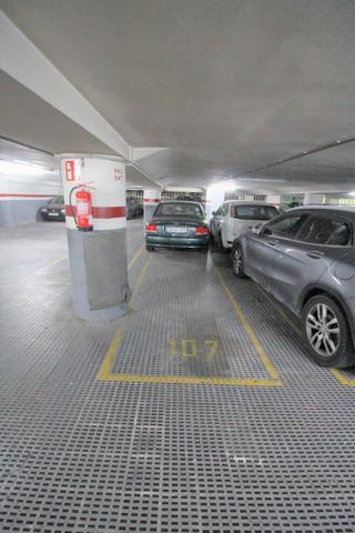 alquiler parquing calle Rocafort photo 0