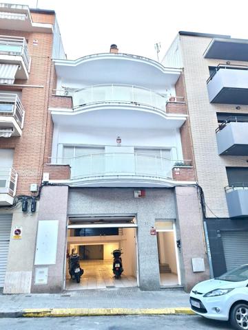 Casa En venta en Mercat, Rubi photo 0