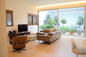 El sueño de una preciosa casa con jardín y gran terraza. photo 0