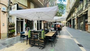 Traspaso de Bar-Restaurante con Terraza en zona peatonal a Valencia photo 0