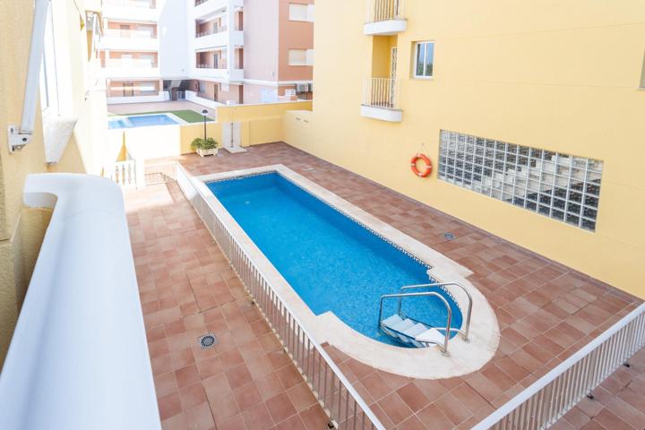 AMPLIO APARTAMENTO CON FANTASTICA TERRAZA Y PISCINA JUNTO A LA PLAYA photo 0