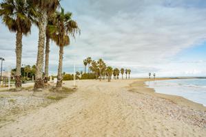 Ático Dúplex en Playa de Chilches: Exclusividad y Confort junto al Mar photo 0