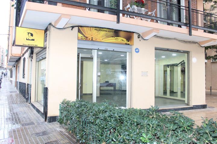LOCAL reformado esquinero,EXTERIOR, con 3 entradas por 3 calles, de 116M2, cerca de Universidad photo 0