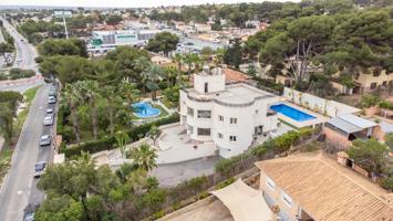 Majestuosa villa a la venta en Torrevieja photo 0