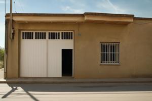Nave industrial en venta con maquinaria de carpintería en zona urbanizable de Benifaió photo 0