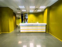 Visibilidad y espacio en Valencia – Local comercial en alquiler en C- Jesús photo 0