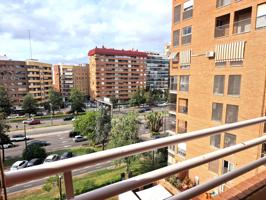 Amplia vivienda en Avd del Cid. photo 0