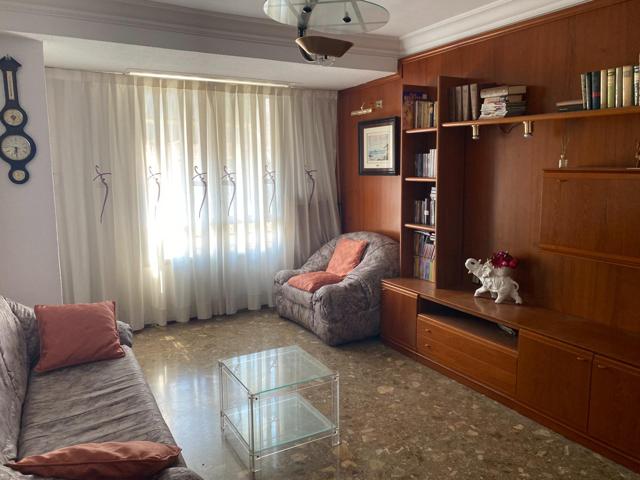 🌞 Tu nuevo hogar con luz, espacio y buena seguridad en la consolidada Avda. Burjassot  🌿 photo 0