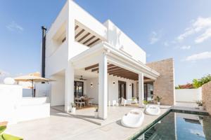 Chalet moderno con piscina, 4 habitaciones y aire por aerotermia en Playa de Moncofa photo 0