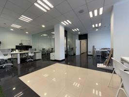 Moderno local esquinero con dos fachadas y 150 m² en venta en Moncofa photo 0