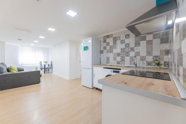OPORTUNIDAD UNICA :VIVIENDA REFORMADA AMUEBLADO 3HAB CON 3 BAÑOS, CON BALCON Y TERRAZA photo 0