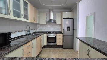 Planta Baja en el Cabanyal con gran Patio: ¡Tu Espacio para Barbacoas! photo 0