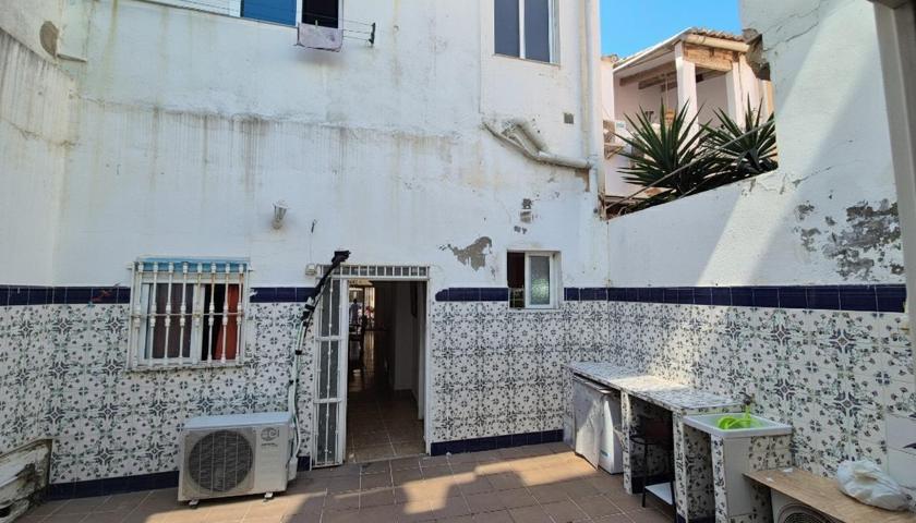Planta Baja en el Cabanyal con gran Patio: ¡Tu Espacio para Barbacoas! photo 0