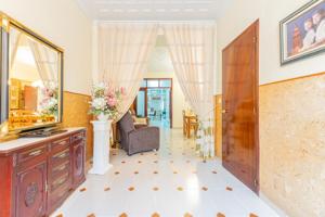 Casa de pueblo con patio y planta baja reformada – lista para entrar a vivir photo 0