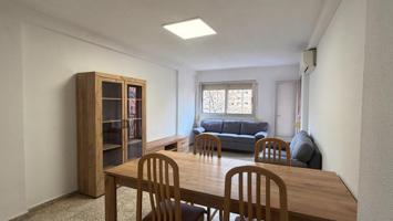 OPORTUNIDAD DE ALQUILER EN SANT ISIDRE: 4 Habitaciones, 1 baño y balcón photo 0