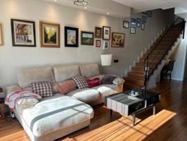 Adosado familiar con metro a Valencia a 5 minutos photo 0