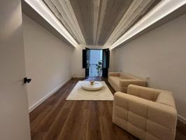 Espectacular piso reformado en el Barrio Gótico de Barcelona – 110 m², ascensor y terraza interior photo 0