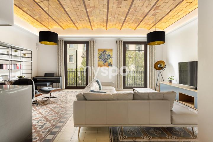 🏛️ Exclusivo Apartamento Modernista Reformado en el Corazón de Barcelona – Junto a Plaza Cataluña photo 0