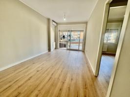 Piso reformado junto a la Sagrada Familia – 2 habitaciones, balcón y mucha luz natural photo 0