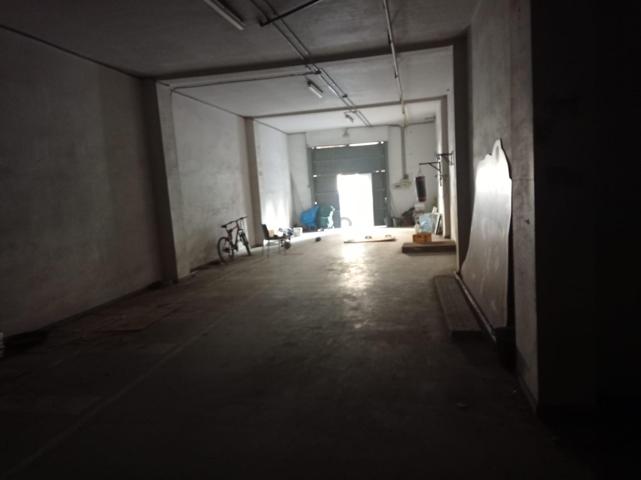 21Inmobiliarias alquila este bajo diáfano en el centro de xirivella photo 0