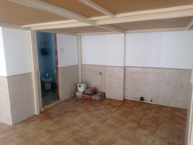 21Inmobiliarias vende este bajo , en zona muy tranquila photo 0